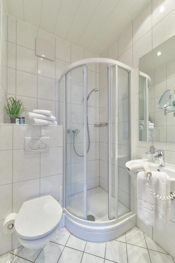 Hotel Garni Am Goetheplatz Бад-Мюнстер-на-Штайн-Эбернбурге Экстерьер фото