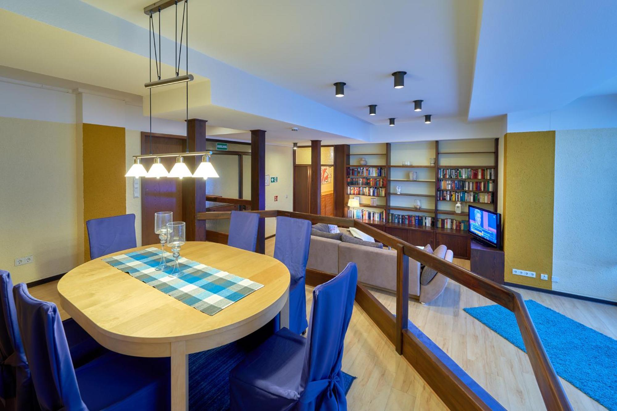 Hotel Garni Am Goetheplatz Бад-Мюнстер-на-Штайн-Эбернбурге Экстерьер фото