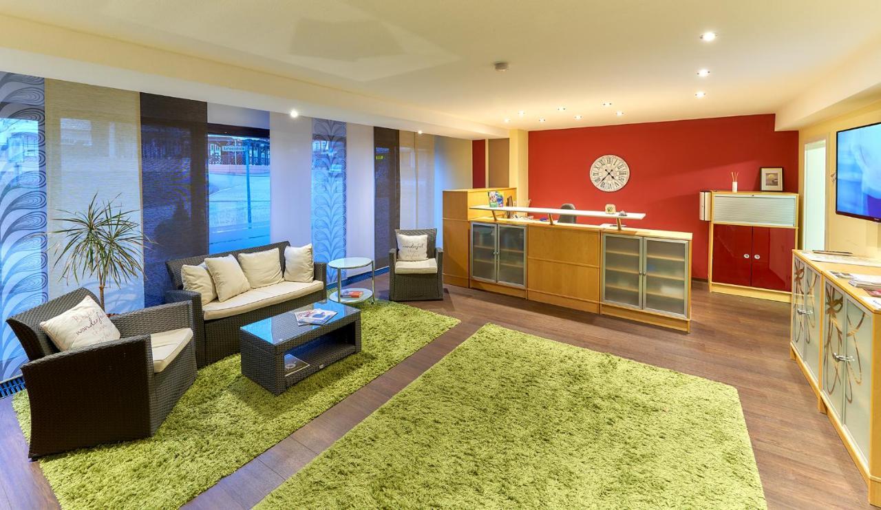 Hotel Garni Am Goetheplatz Бад-Мюнстер-на-Штайн-Эбернбурге Экстерьер фото