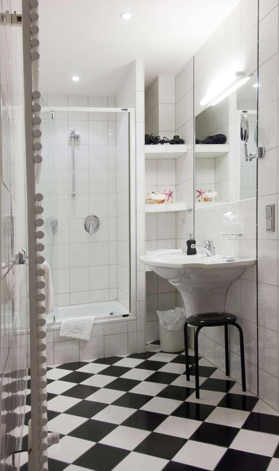 Hotel Garni Am Goetheplatz Бад-Мюнстер-на-Штайн-Эбернбурге Номер фото