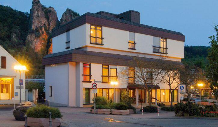 Hotel Garni Am Goetheplatz Бад-Мюнстер-на-Штайн-Эбернбурге Экстерьер фото