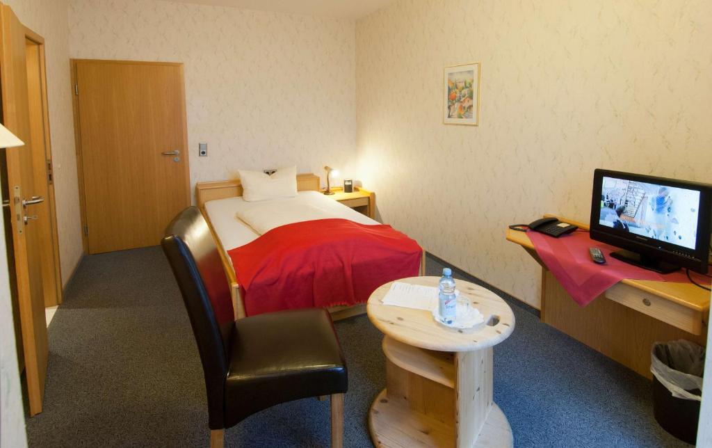 Hotel Garni Am Goetheplatz Бад-Мюнстер-на-Штайн-Эбернбурге Номер фото