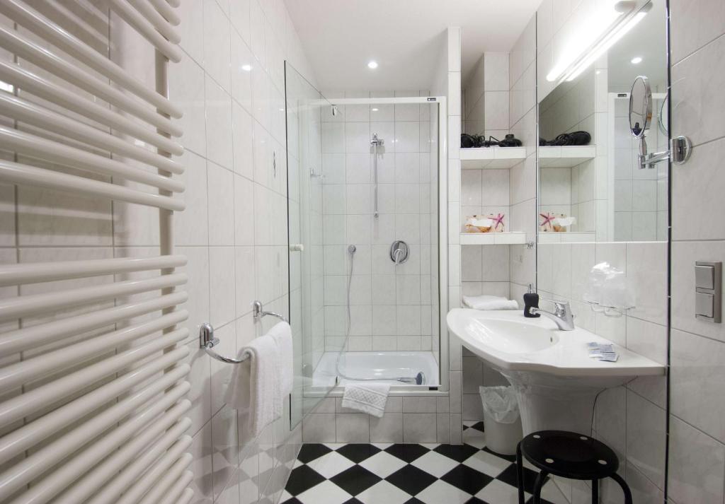 Hotel Garni Am Goetheplatz Бад-Мюнстер-на-Штайн-Эбернбурге Номер фото
